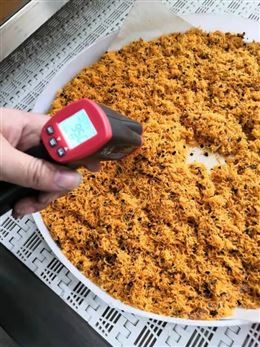 恒溫恒控隧道式微波肉松干燥滅菌設(shè)備