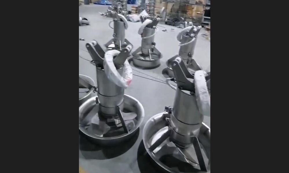 潛水?dāng)嚢杵? title=