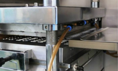 國內(nèi)制藥裝備頭部收盤漲4.32%！公司前三季度實現(xiàn)扭虧為盈