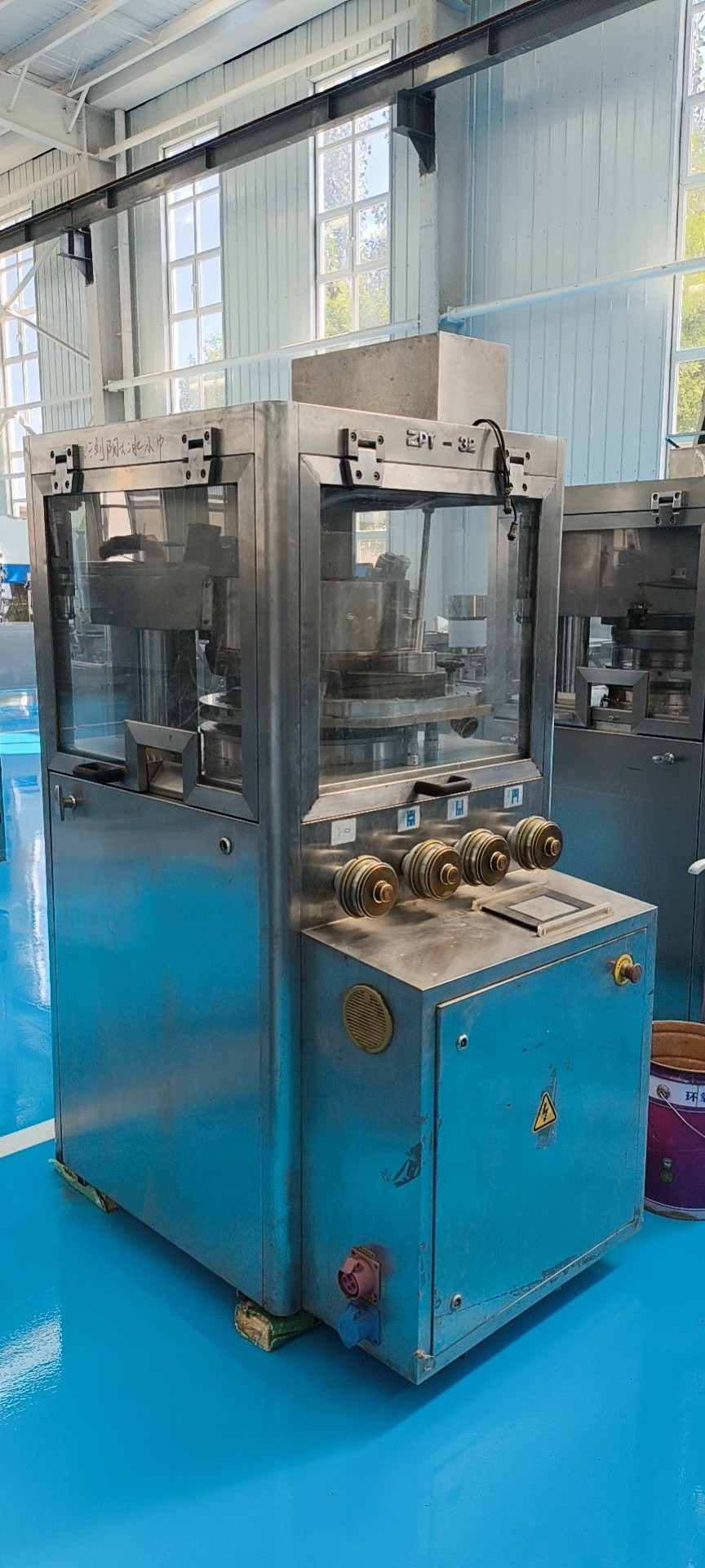 遇到旋轉(zhuǎn)壓片機(jī)漏料該怎么辦呢?