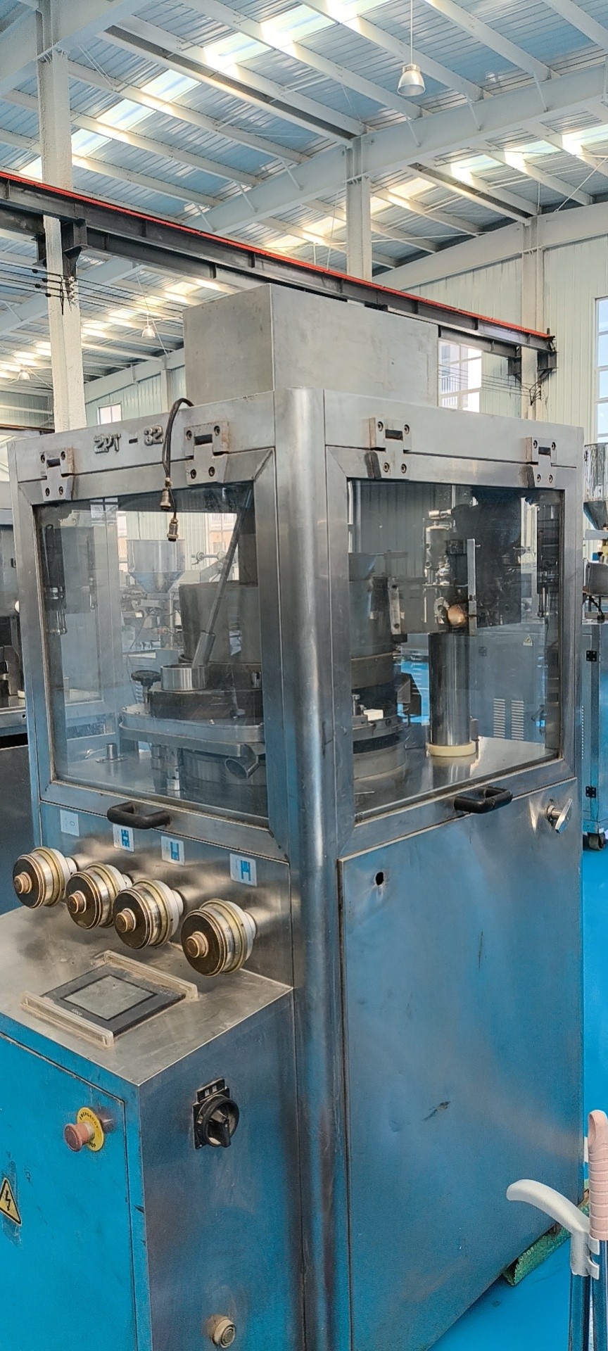 遇到旋轉(zhuǎn)壓片機(jī)漏料該怎么辦呢?